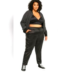 New! Torrid Relaxed Taper Satin  Cargo High Rise Pant Deep Black Size 20